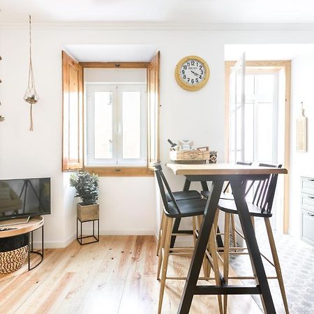 Feel Home in this Stunning Renovated Nest in Graça Lisboa Extérieur photo