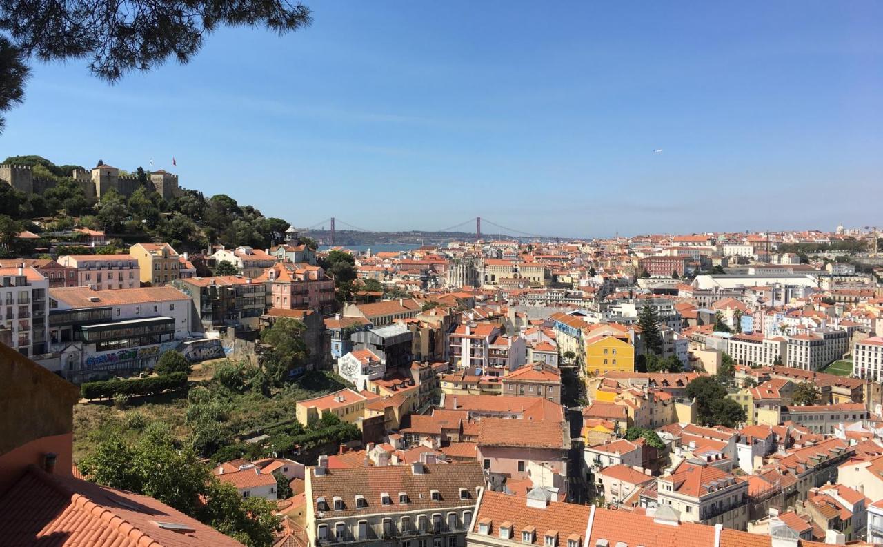 Feel Home in this Stunning Renovated Nest in Graça Lisboa Extérieur photo