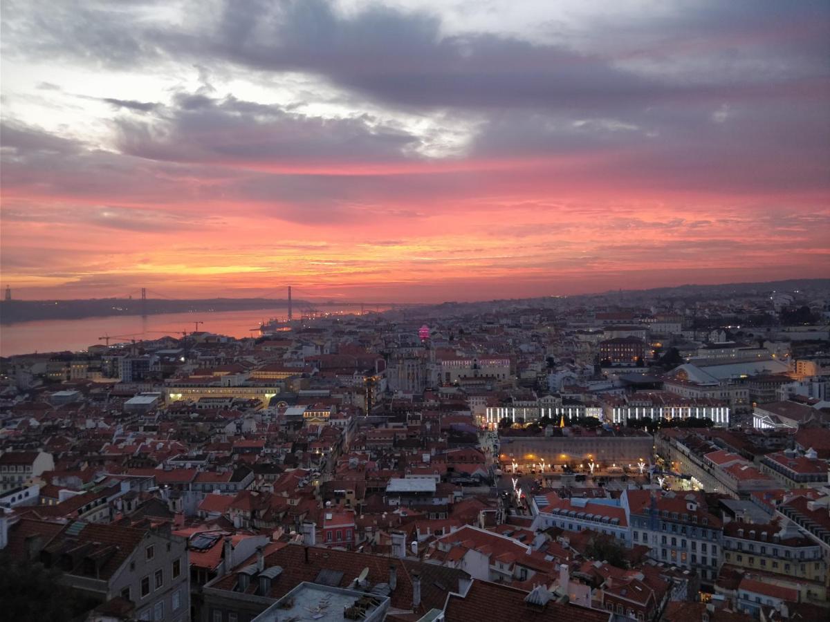 Feel Home in this Stunning Renovated Nest in Graça Lisboa Extérieur photo